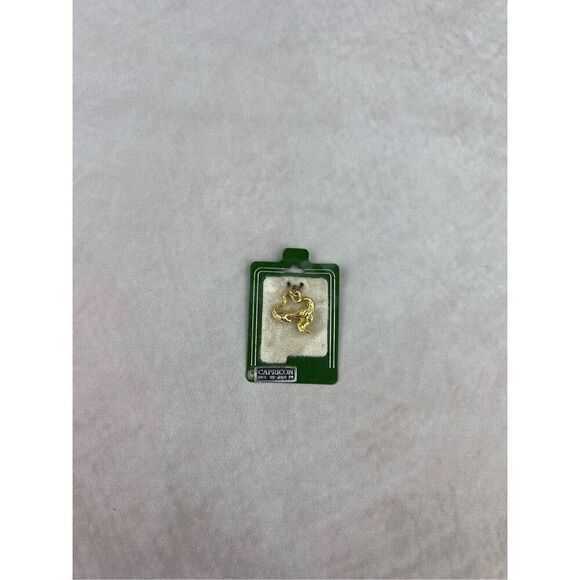 Vintage Dead Stock Gold Tone Capricorn Zodiac Pendant - Picture 1 of 4